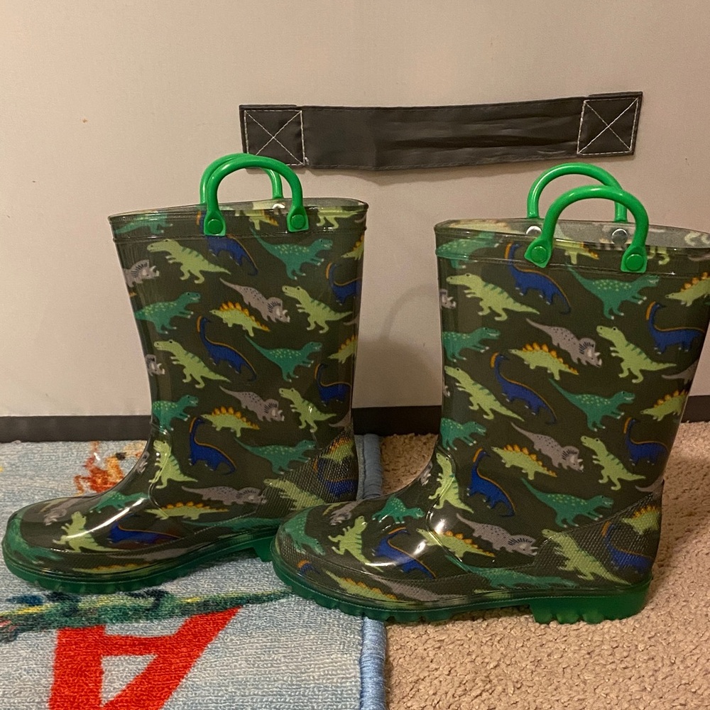 Primark Green Dinosaur Kids Boots